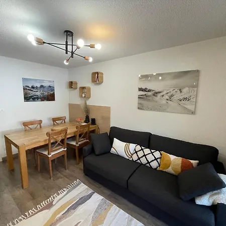 Cozy With Direct Access To Slopes, Parking, Large Terrace, Pool And Hammam